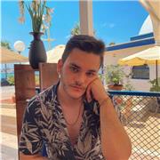 Profesor de inglés imparte clases para todas las edades